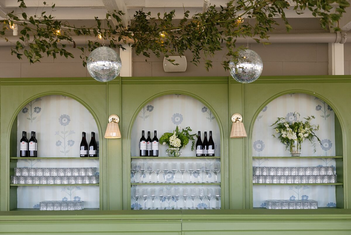 Custom Green Pop-up Bar for a Carolina Yacht Club wedding. Designed by Brittanie Raquel Events. 